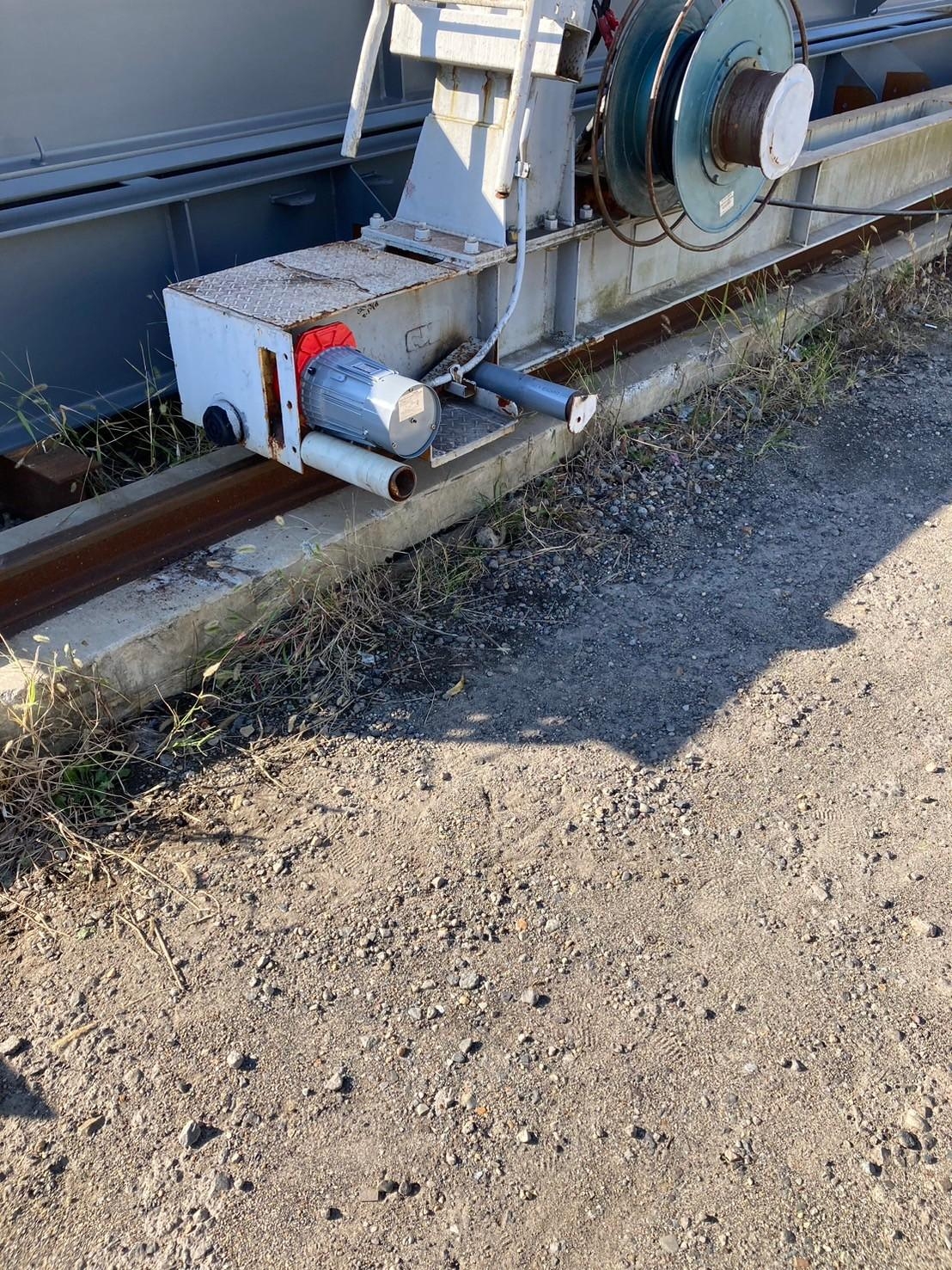 橋型クレーン走行モーター